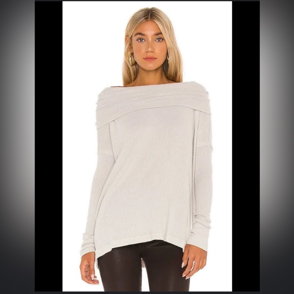 11. $89 NWT Free People long sleeve sweater🌙 - Picture 5 of 9